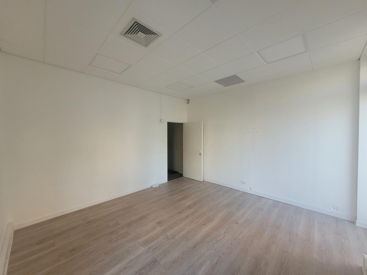 Bureau Levallois-Perret 19m² Location bureau Levallois-Perret Hauts-de-Seine OLBUR2530962 1